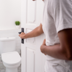 Acordar várias vezes para urinar pode ser sinal de noctúria. Entenda quando isso merece atenção com Lawrence Aseba Tipo.