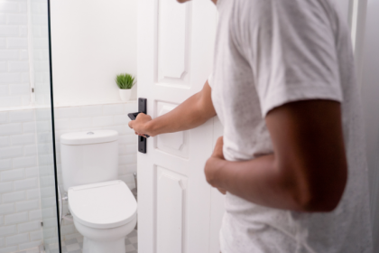 Acordar várias vezes para urinar pode ser sinal de noctúria. Entenda quando isso merece atenção com Lawrence Aseba Tipo.