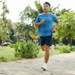 Entenda como a prática de exercícios físicos melhora a qualidade do sono e garante noites mais tranquilas, com Andrey de Oliveira Pontes.