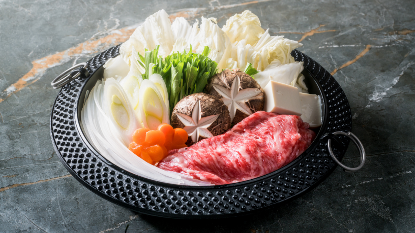 Entre sabores delicados e técnicas ancestrais, Alberto Toshio Murakami apresenta a riqueza dos pratos da culinária japonesa, unindo história e tradição.